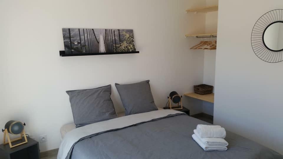Les Chambres De Toucas Sollies-Toucas Luaran gambar