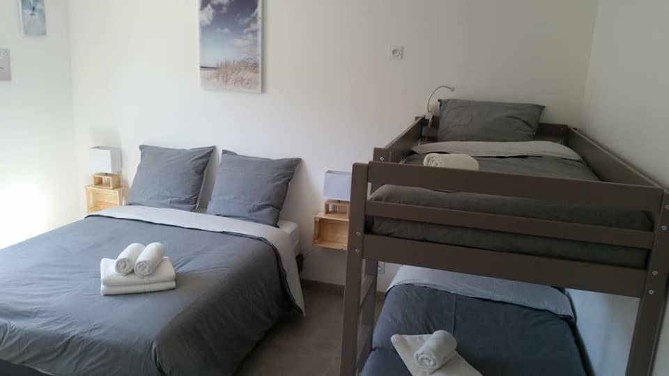Les Chambres De Toucas Sollies-Toucas Luaran gambar