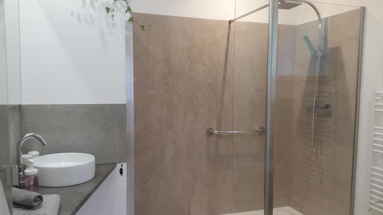 Les Chambres De Toucas Sollies-Toucas Luaran gambar