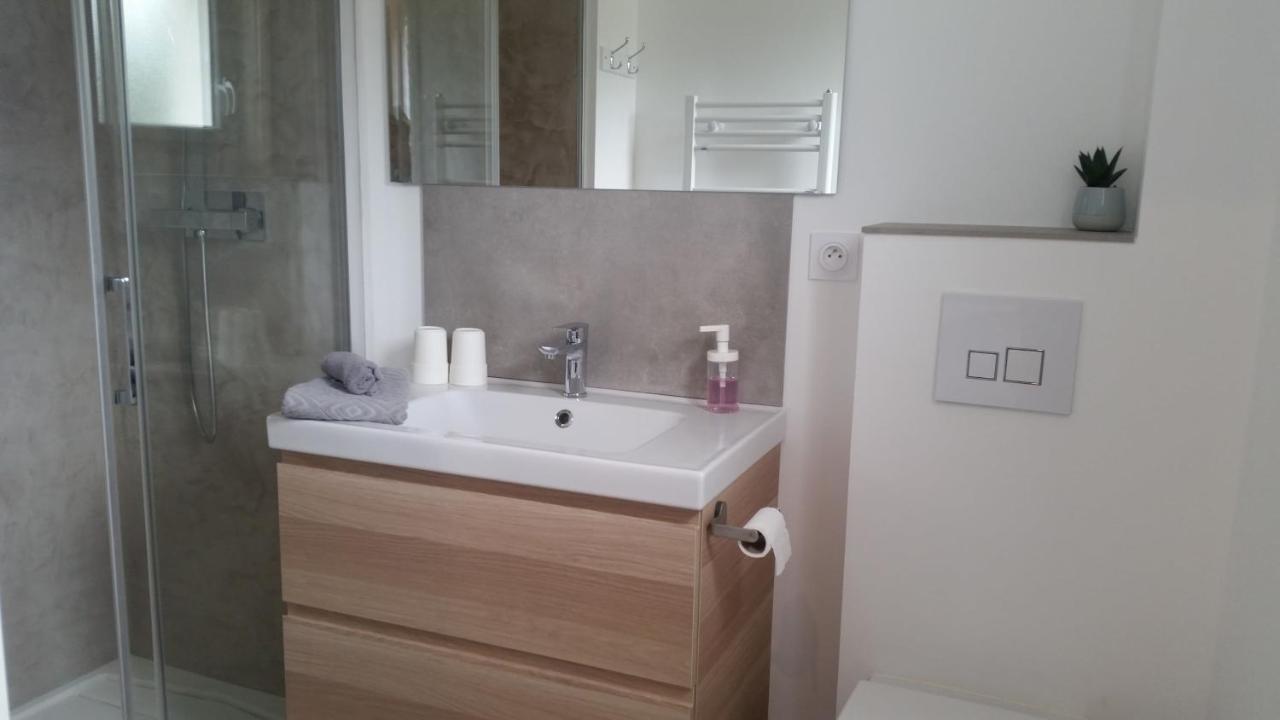 Les Chambres De Toucas Sollies-Toucas Luaran gambar