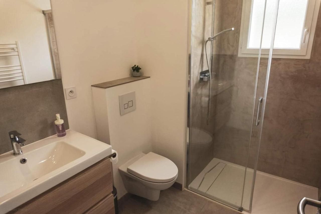 Les Chambres De Toucas Sollies-Toucas Luaran gambar